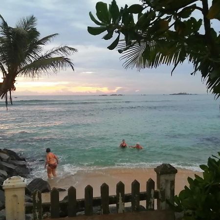 Happy Beach Villa Resort Unawatuna Exterior foto