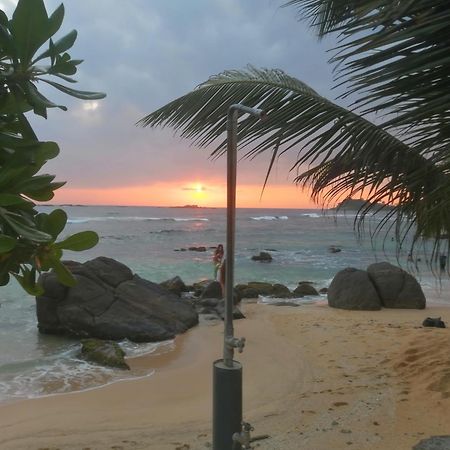 Happy Beach Villa Resort Unawatuna Exterior foto