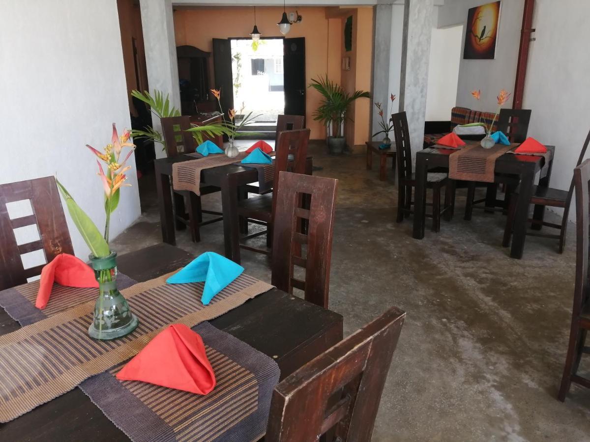 Happy Beach Villa Resort Unawatuna Exterior foto