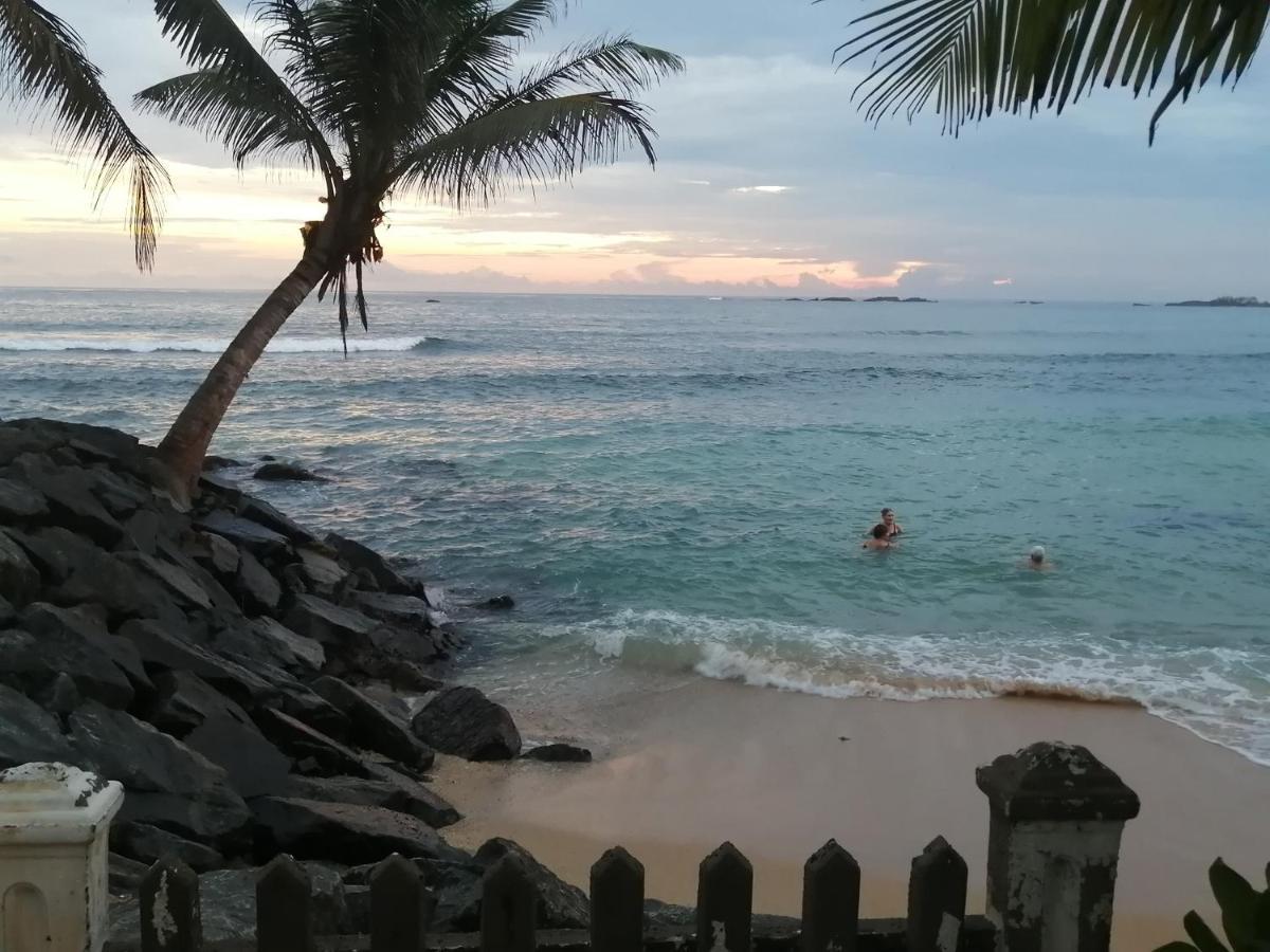 Happy Beach Villa Resort Unawatuna Exterior foto