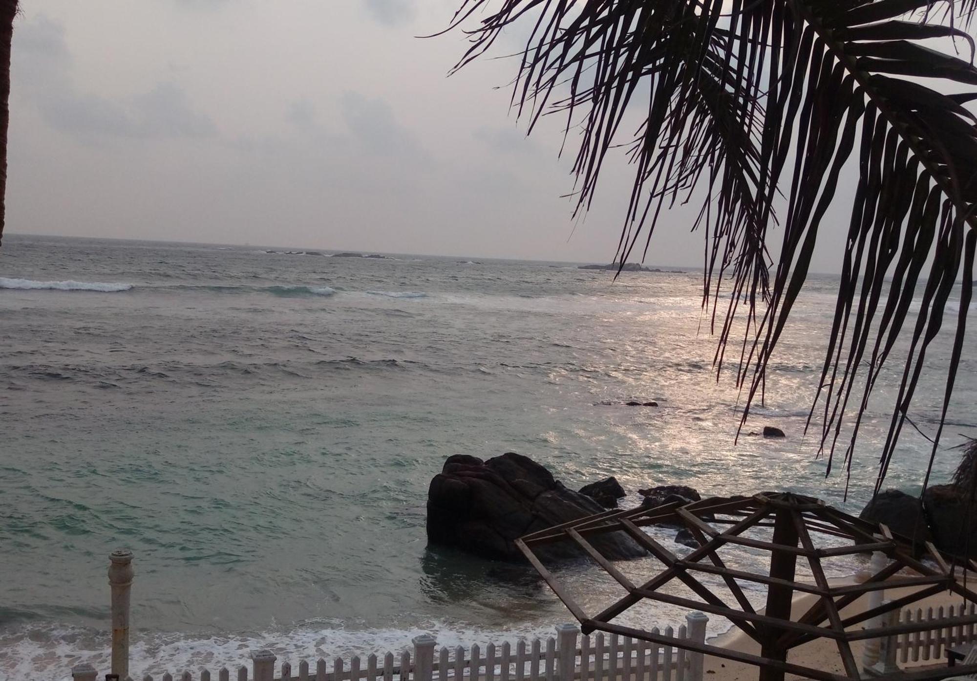 Happy Beach Villa Resort Unawatuna Exterior foto